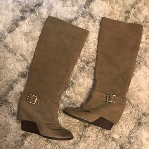 ✨ Vince camuto suede boots
